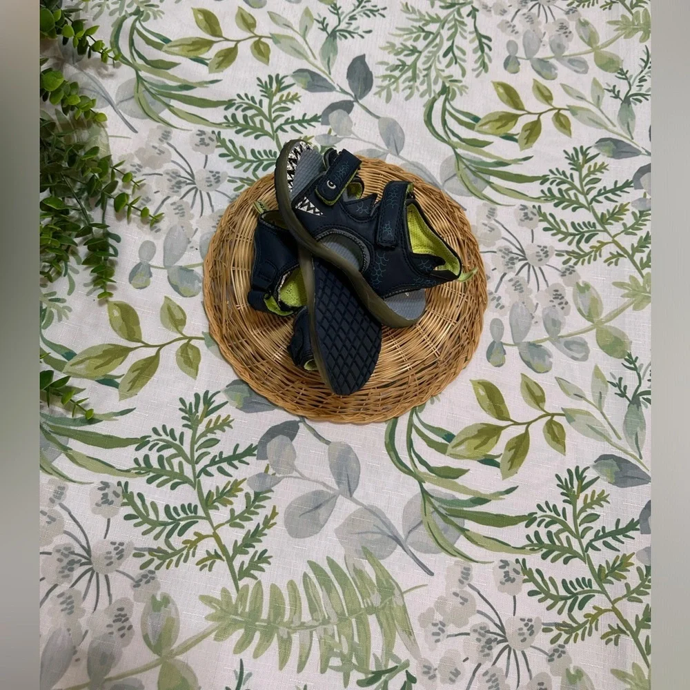Carter's Toddler Boy Strap Open Toe Shark Theme Sandals Size 8
